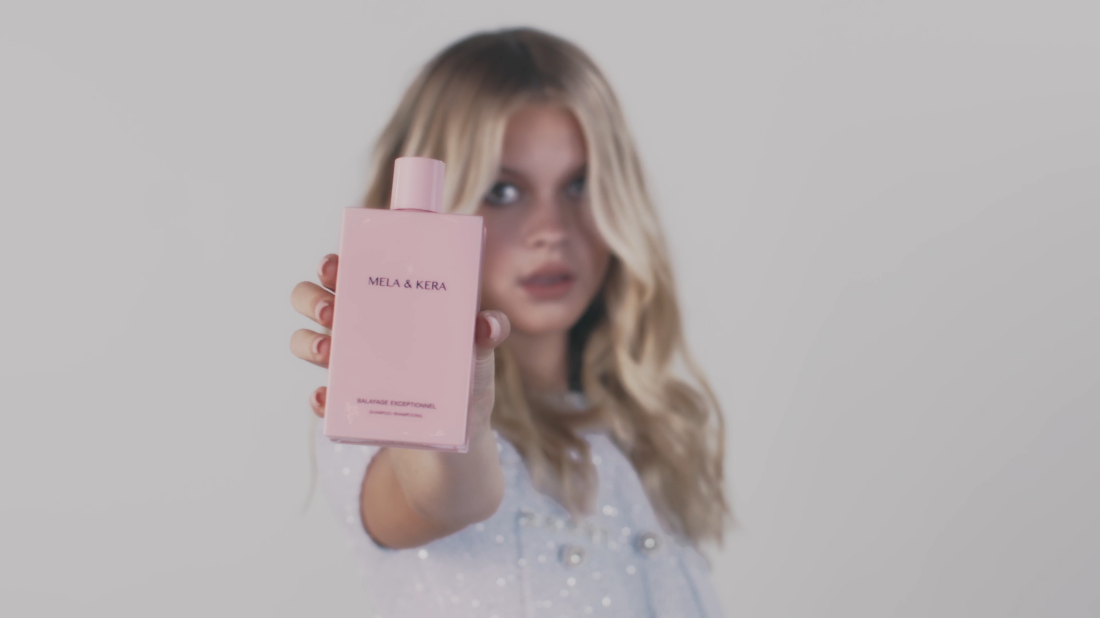Mela&Kera — still 4